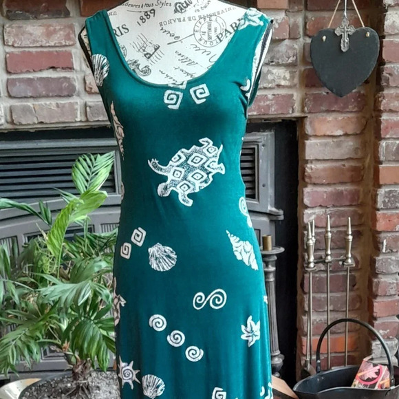 Emerald Green Dress - Picture 2 of 8